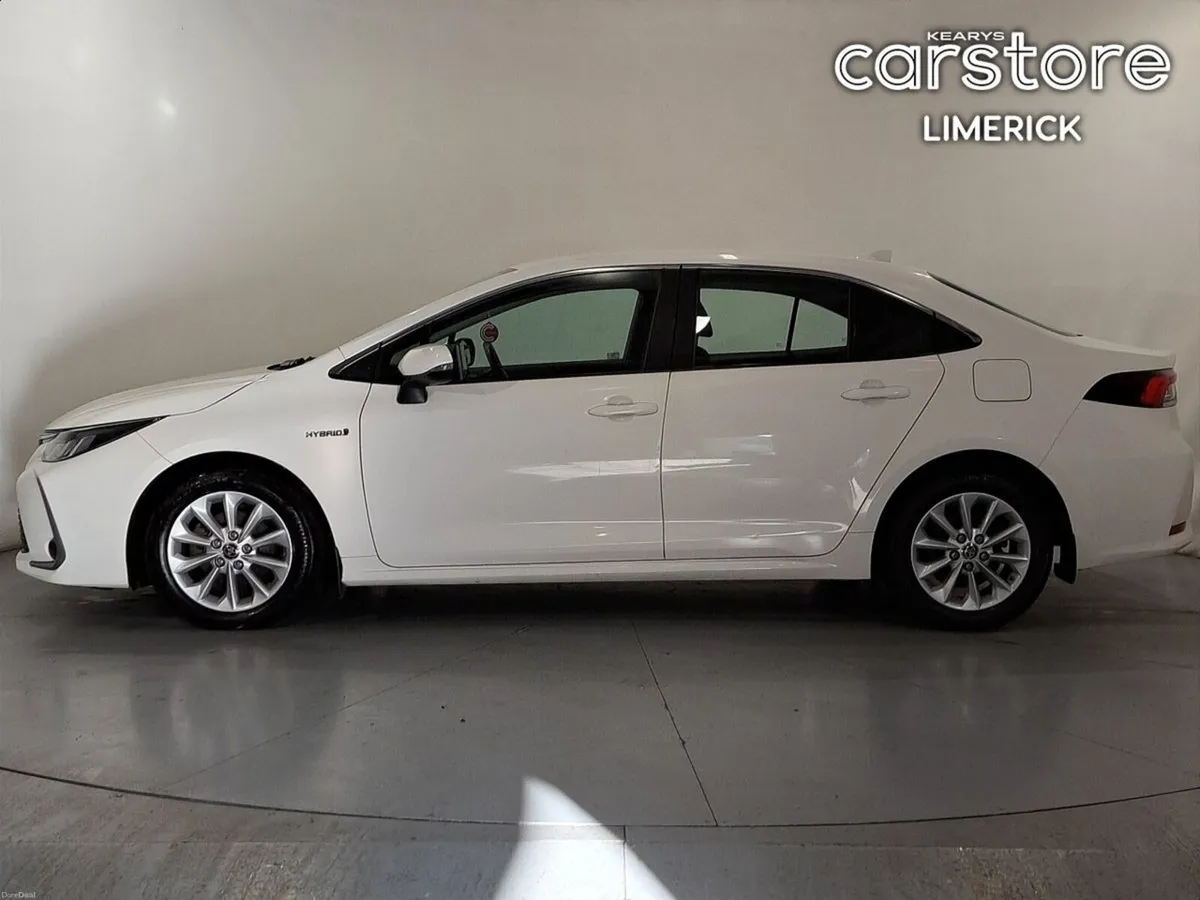 Toyota Corolla 1.8 Hybrid Luna Saloon - Image 6
