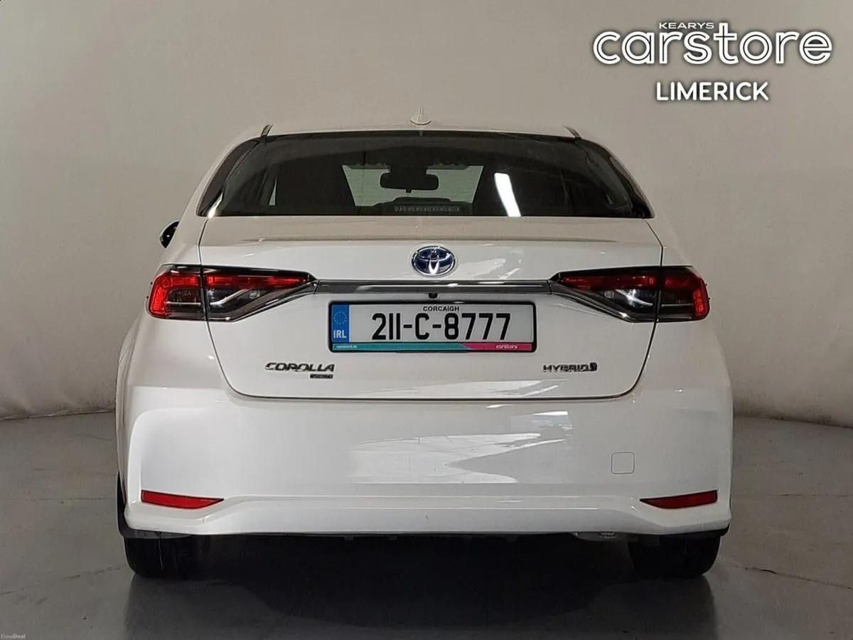 Toyota Corolla 1.8 Hybrid Luna Saloon - Image 4