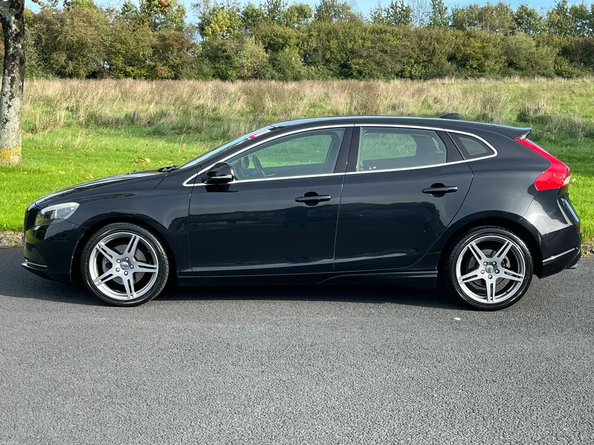 2014 V40, AUTO, Only 100k km, - Image 2