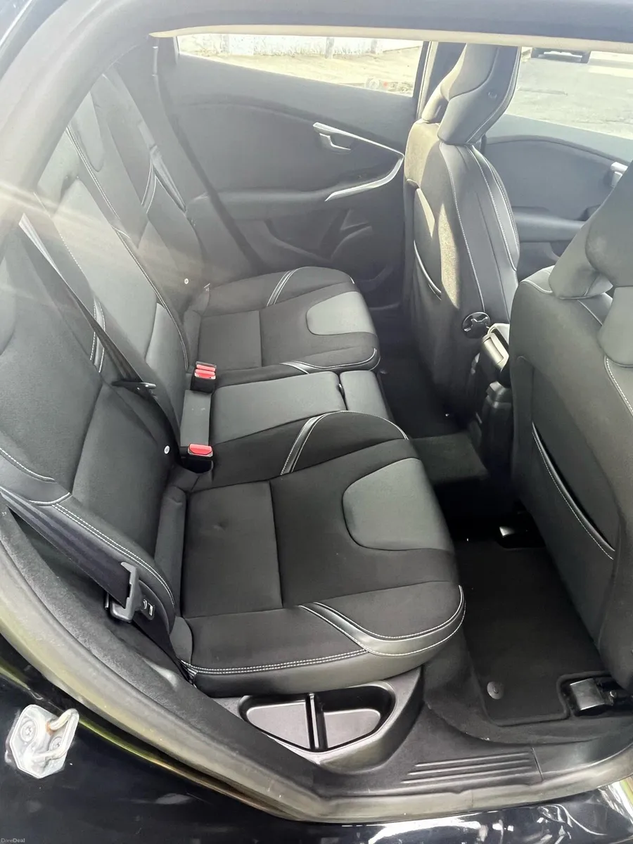 2014 V40, AUTO, Only 100k km, - Image 6