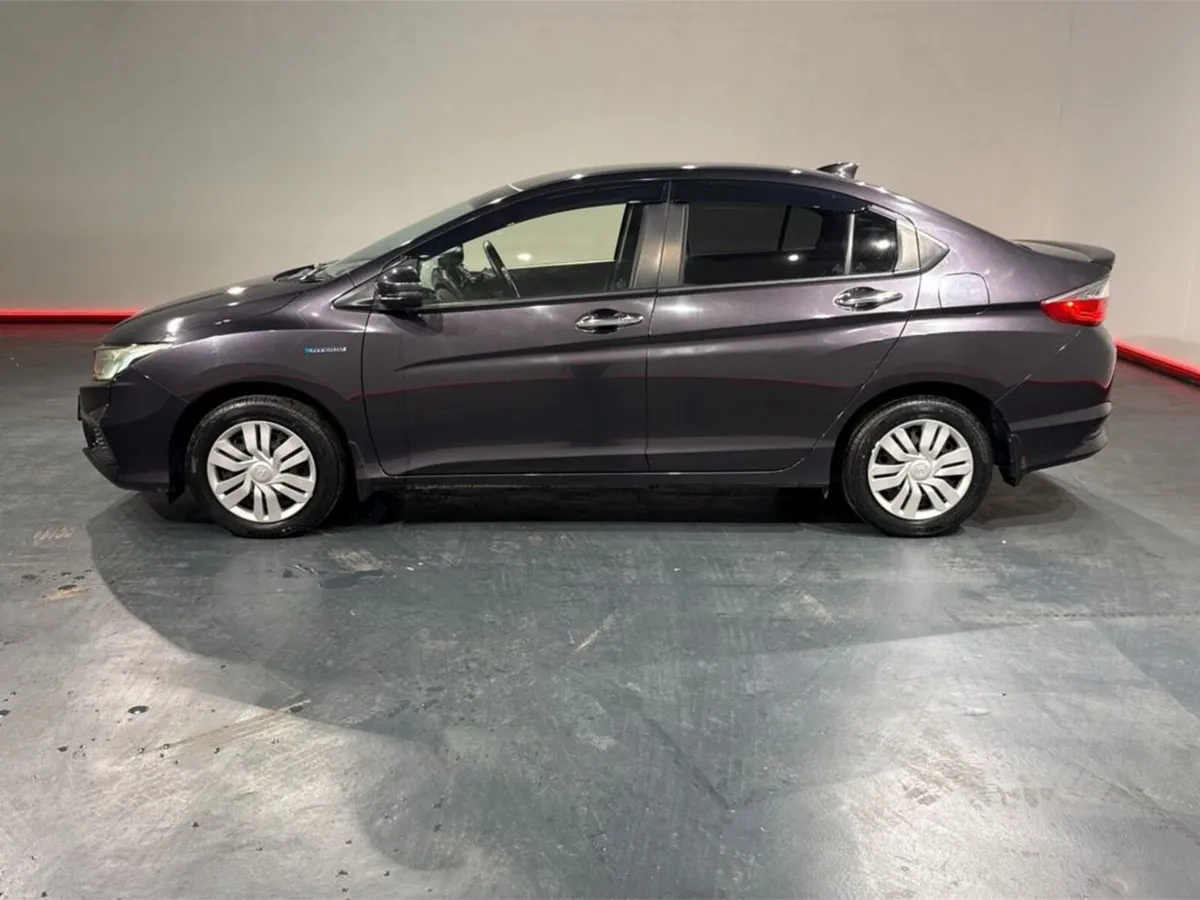 Honda Grace 1.5 HYBRID AUTOMATIC - MULTI FUNCTION - Image 6
