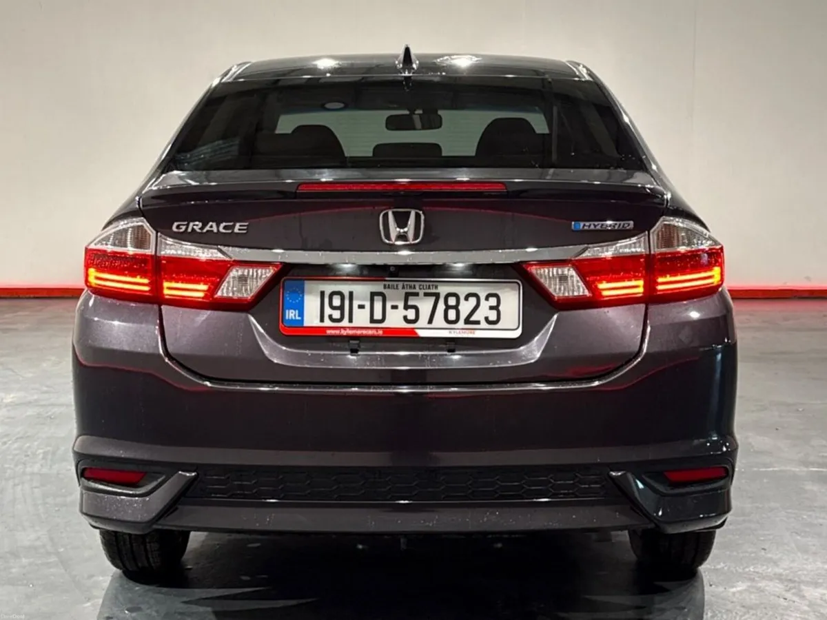 Honda Grace 1.5 HYBRID AUTOMATIC - MULTI FUNCTION - Image 4