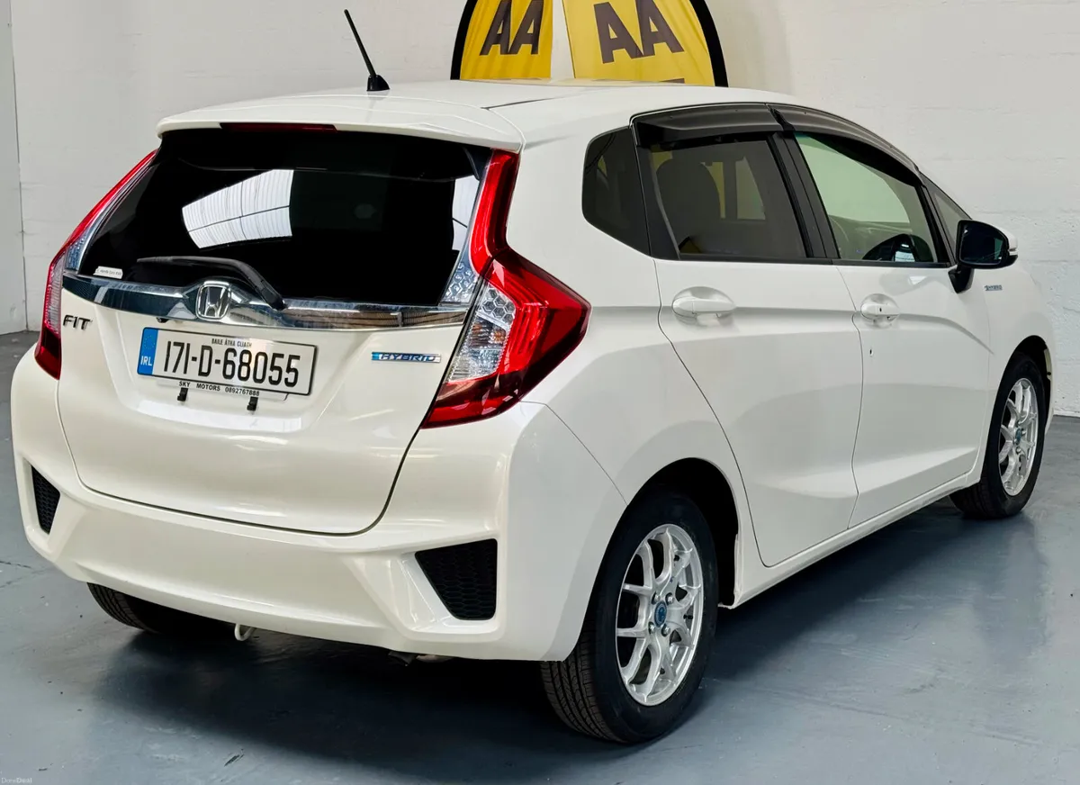 2017 Honda Fit / Jazz 1.5 Hybrid Automatic - Image 4