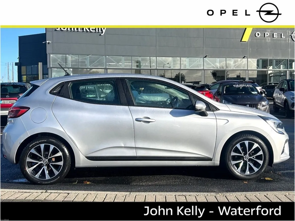 Renault Clio Iconic TCe 90 FULL DEALER SERVICE ,1 - Image 3