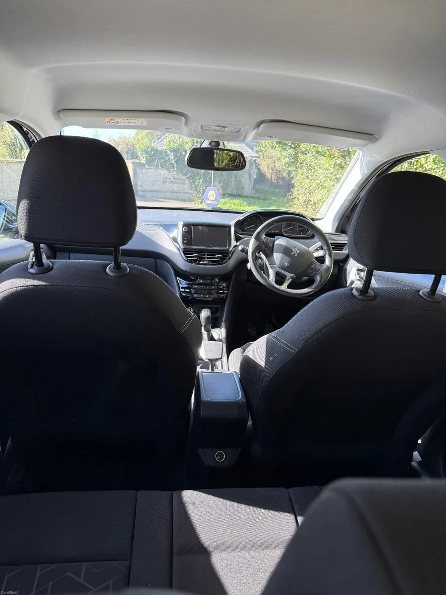 Peugeot 2008 Crossover 2017 .99000км!!fresh NCT - Image 4