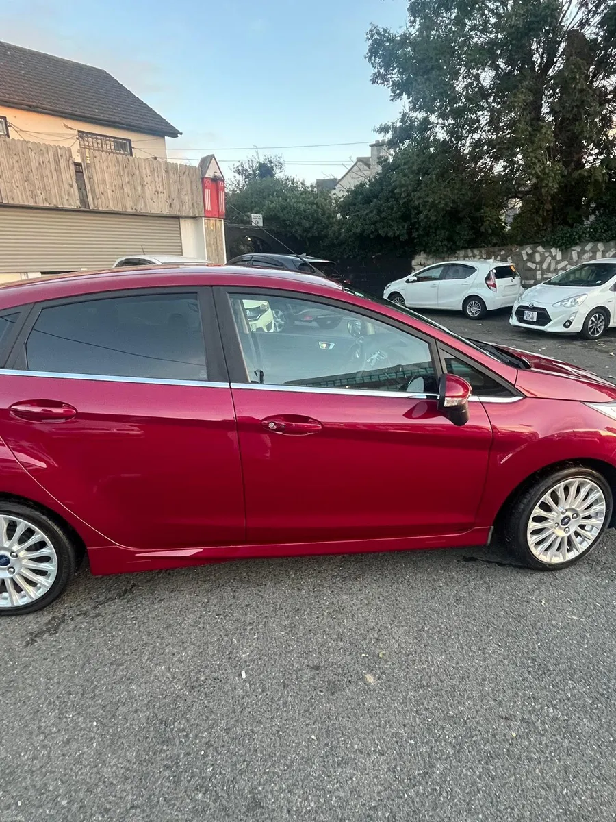 2014 ford fiesta only 40000km automatic - Image 5