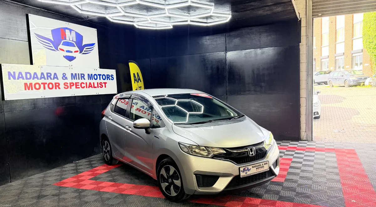 2017 Honda Fit hybrid - Image 2