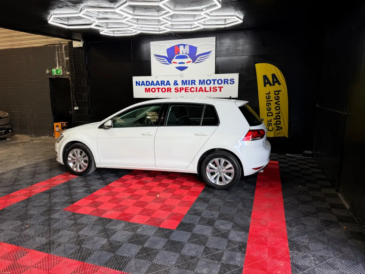 2015 Volkswagen Golf low mileage - Image 4
