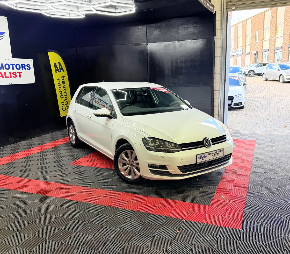 2015 Volkswagen Golf low mileage - Image 2