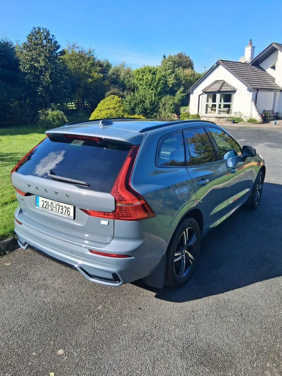 Volvo XC60 T6 PHEV R, AWD, Auto, Pan Roof - Image 2