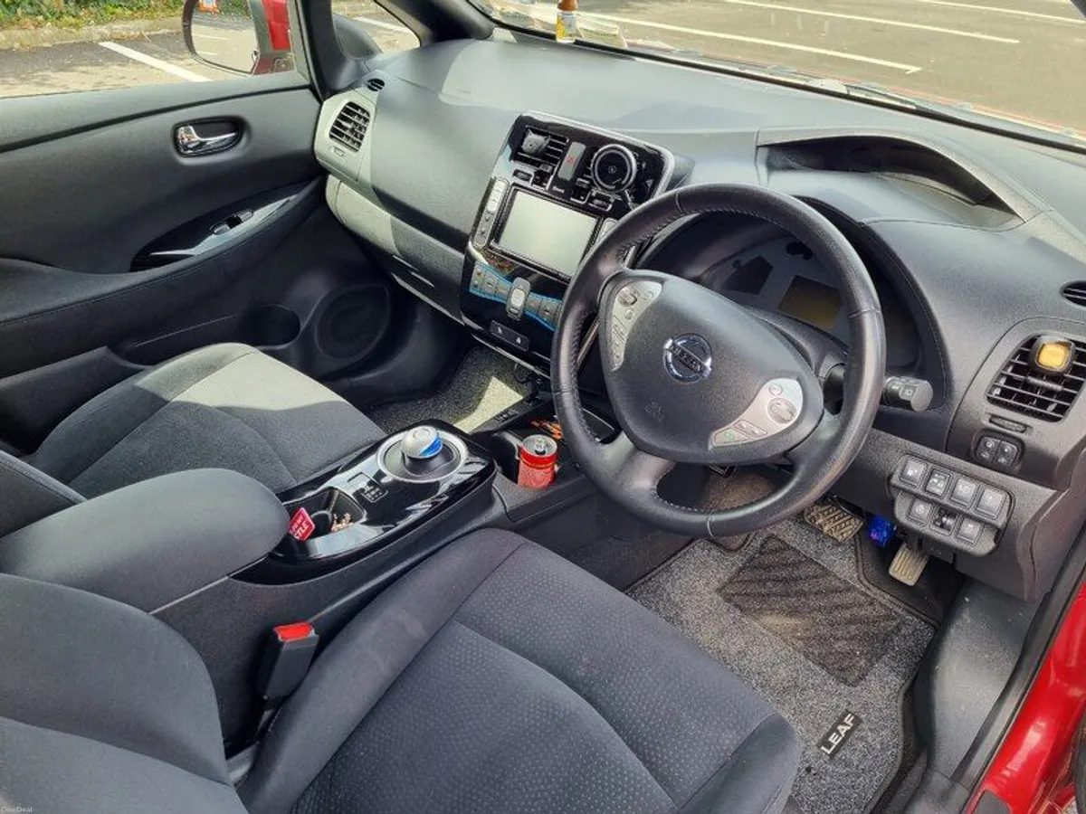 2017 Nissan Leaf - Image 4