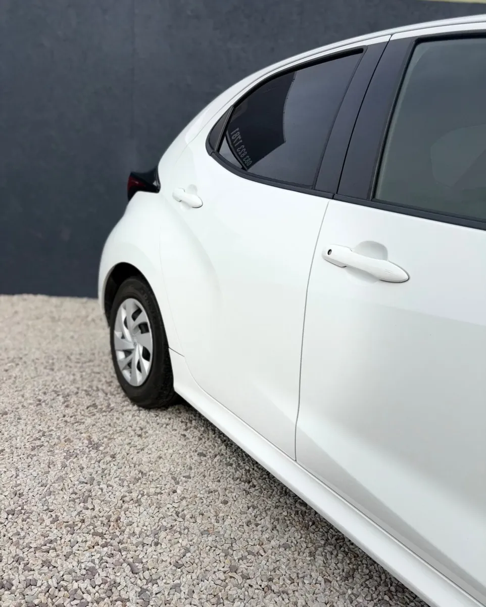 Toyota Yaris 1.0 VVTi Automatic Low Km 2021 - Image 3