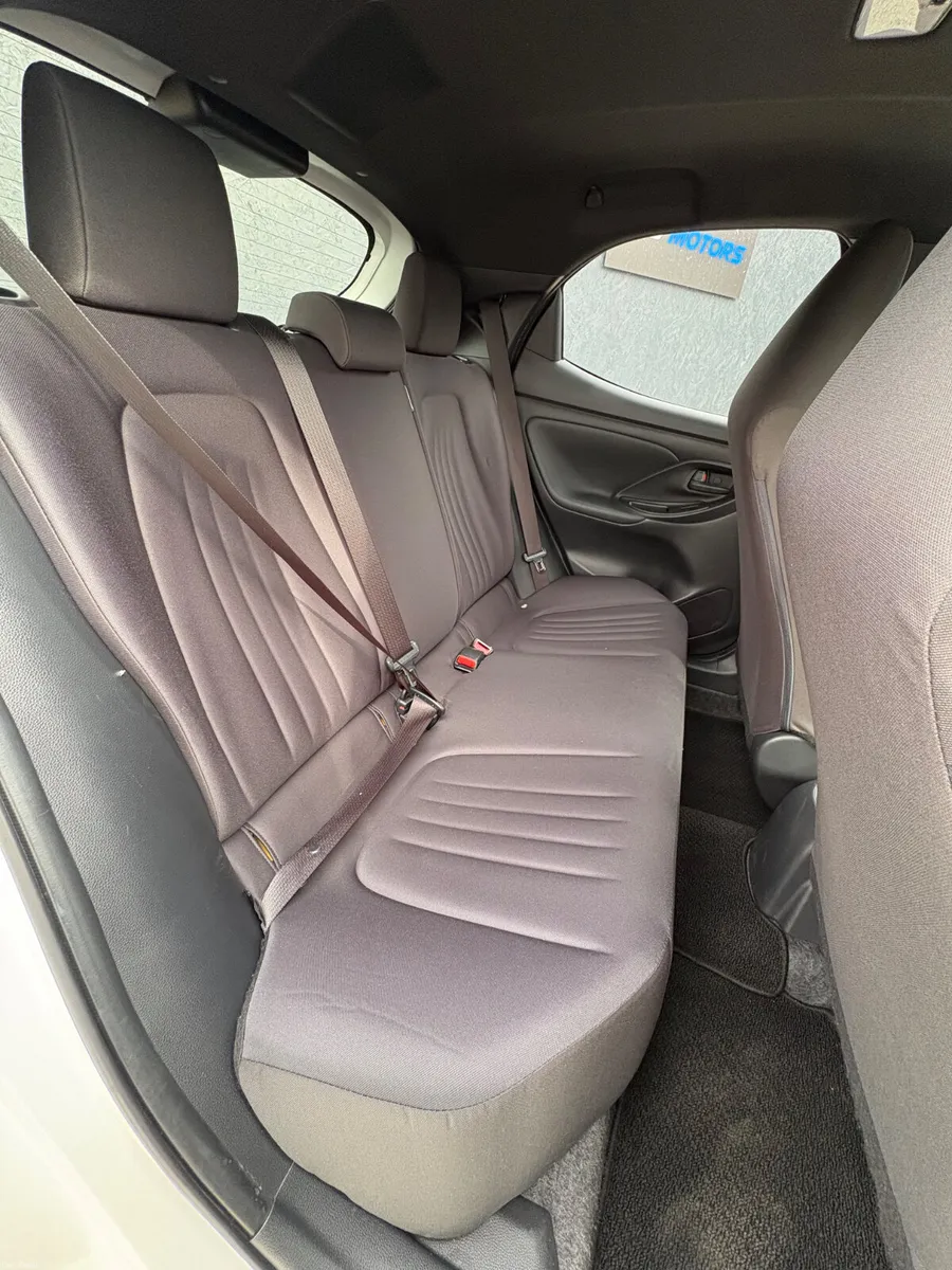 Toyota Yaris 1.0 VVTi Automatic Low Km 2021 - Image 6