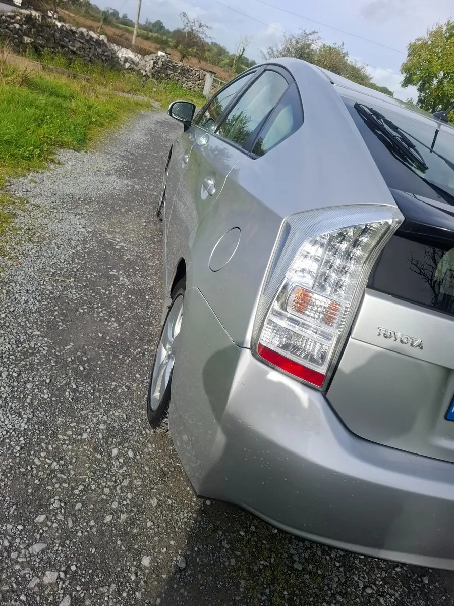 Toyota Prius 2010 - Image 2