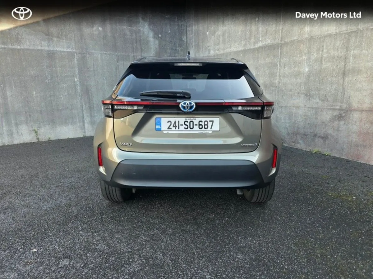 Toyota Yaris Cross CROSS LUNA SPORT 4DR AUTO - Image 4