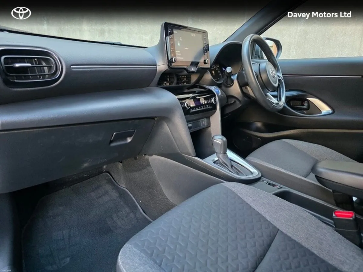 Toyota Yaris Cross CROSS LUNA SPORT 4DR AUTO - Image 6