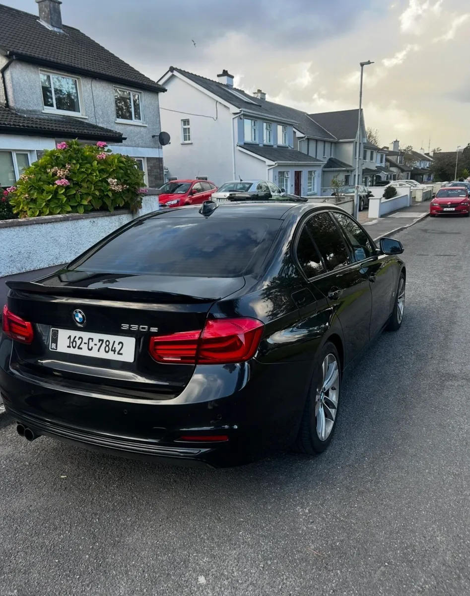 2016 BMW 330e - Image 3
