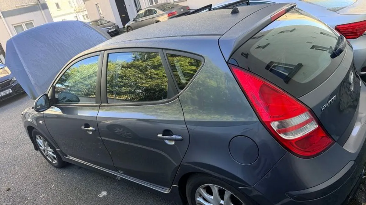 2011 Hyundai i30 - Image 2