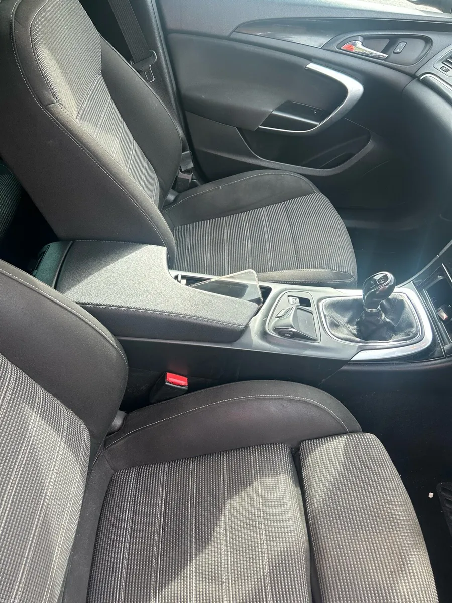 142 Vauxhall insignia SRI NCT 12/26 tax 11/26 - Image 5
