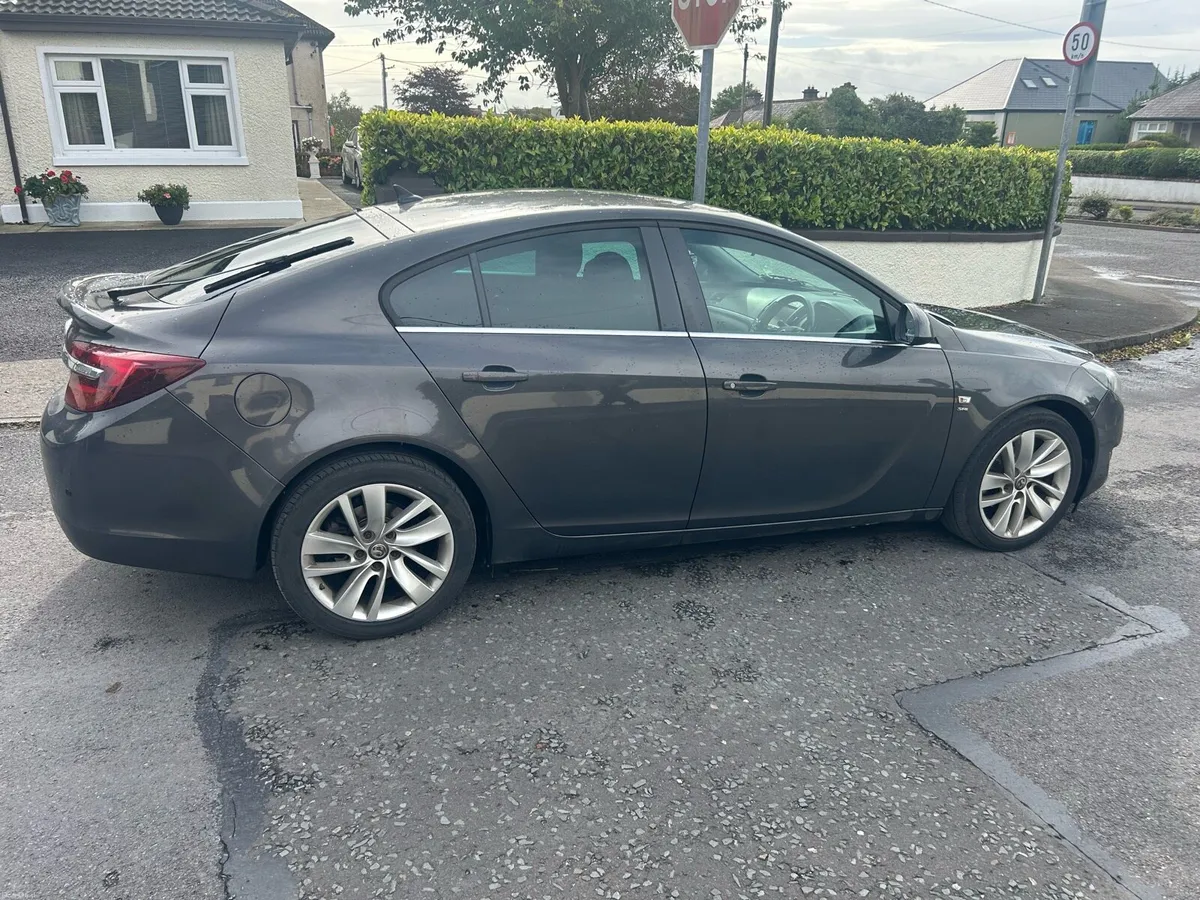 142 Vauxhall insignia SRI NCT 12/26 tax 11/26 - Image 1