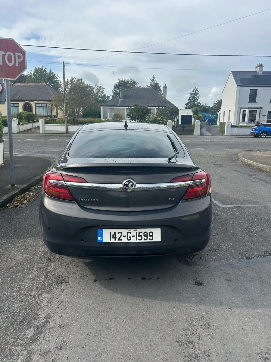 142 Vauxhall insignia SRI NCT 12/26 tax 11/26 - Image 3