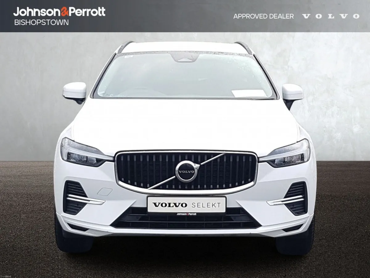 Volvo XC60 B4 197bhp Diesel MHEV Momentum (Two Yea - Image 4