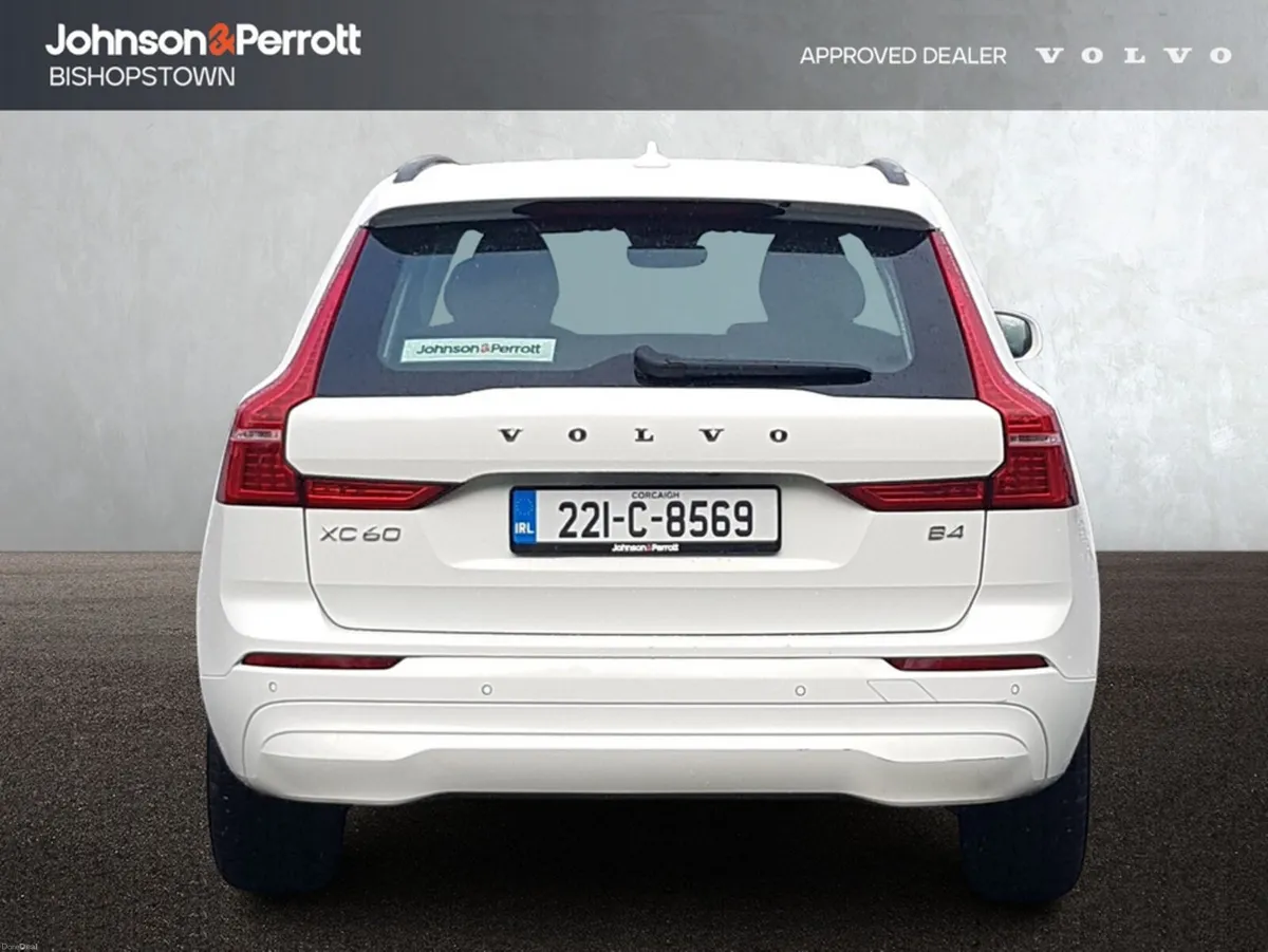 Volvo XC60 B4 197bhp Diesel MHEV Momentum (Two Yea - Image 6