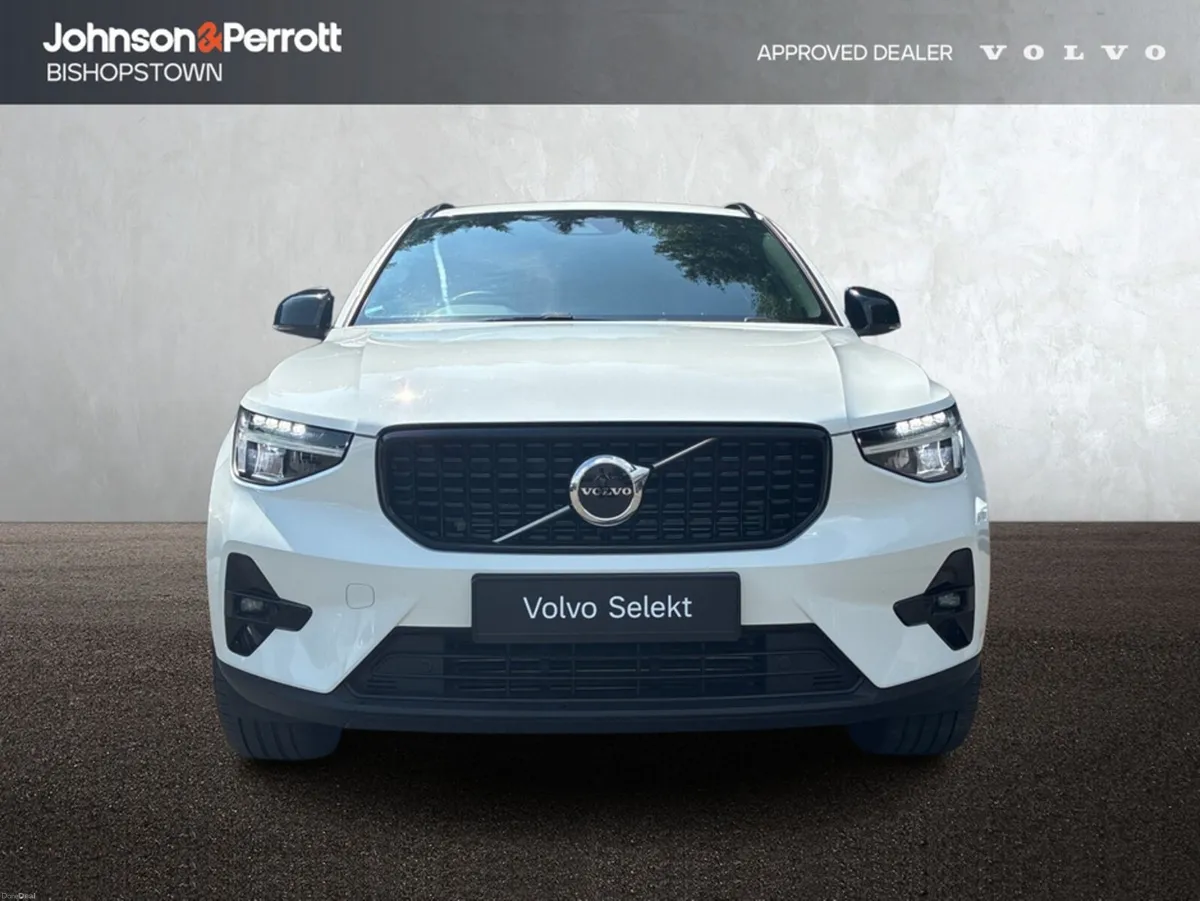 Volvo XC40 T4 211bhp PHEV Plus Dark (Two Year Volv - Image 4