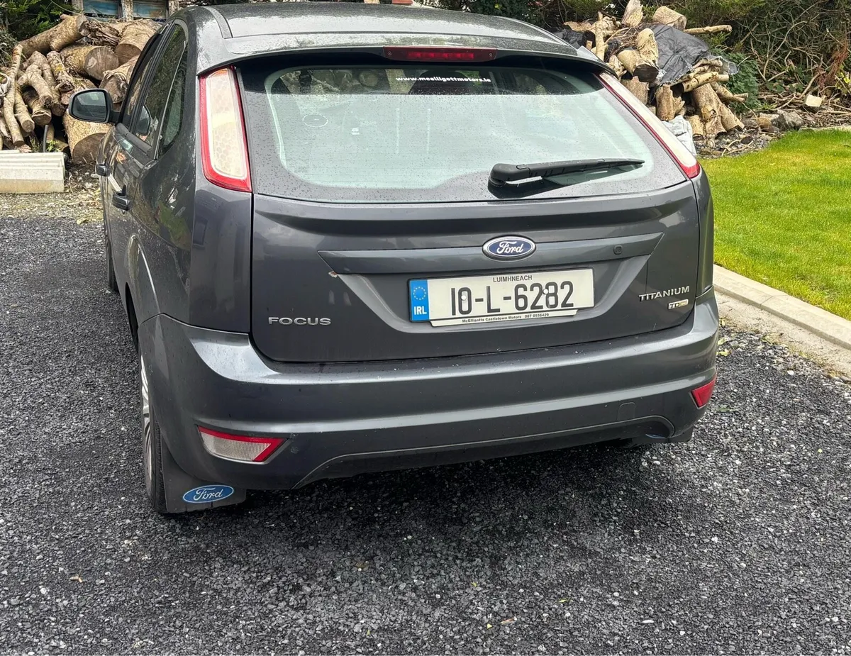 2010 Ford Focus Titanium - Image 6
