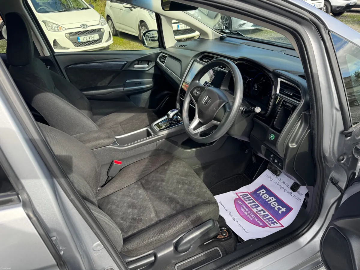 Honda Shuttle 1.5 Hybrid Automatic - Image 6