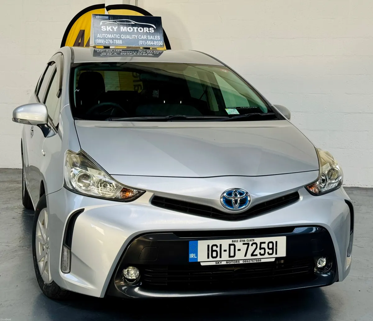 2016Toyota Prius Plus/alpha 1.8 Hybrid - Image 2