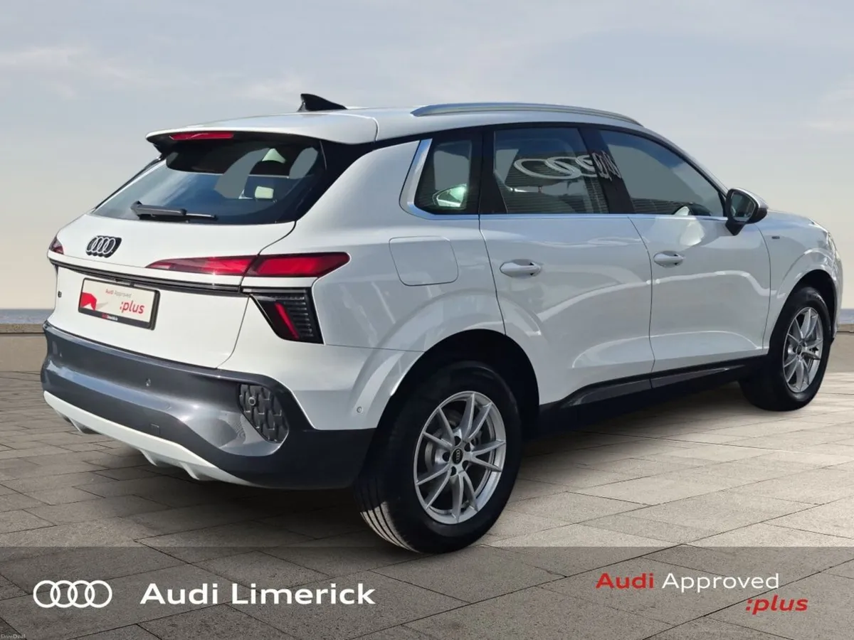Audi Q3 E-HYBRID 270 HP S-T SE - UP TO 115KMS ELEC - Image 5