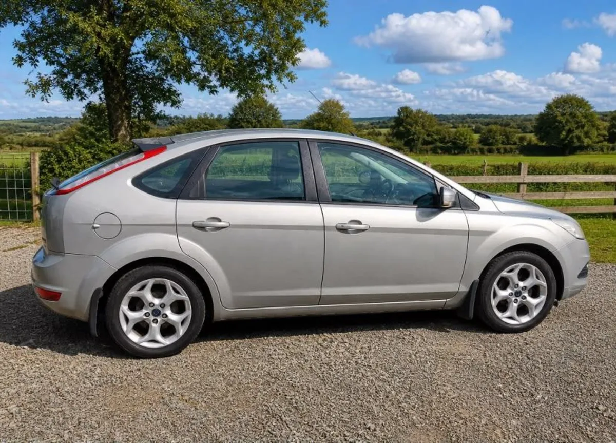 Ford Focus 2010 - Image 4