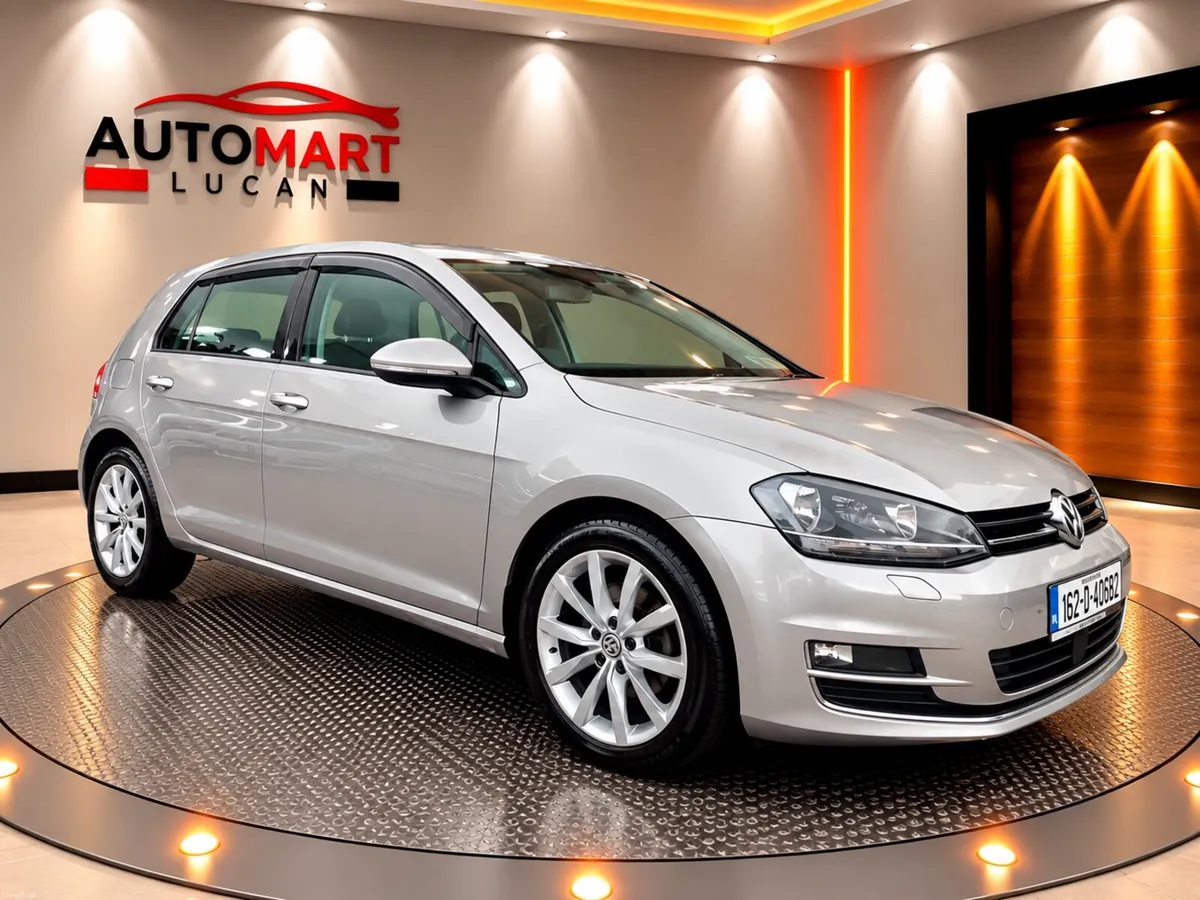 Volkswagen Golf 2016 53K  KM Leather & Car play - Image 3