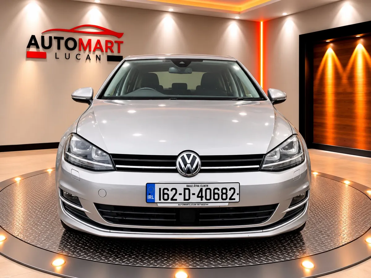 Volkswagen Golf 2016 53K  KM Leather & Car play - Image 2