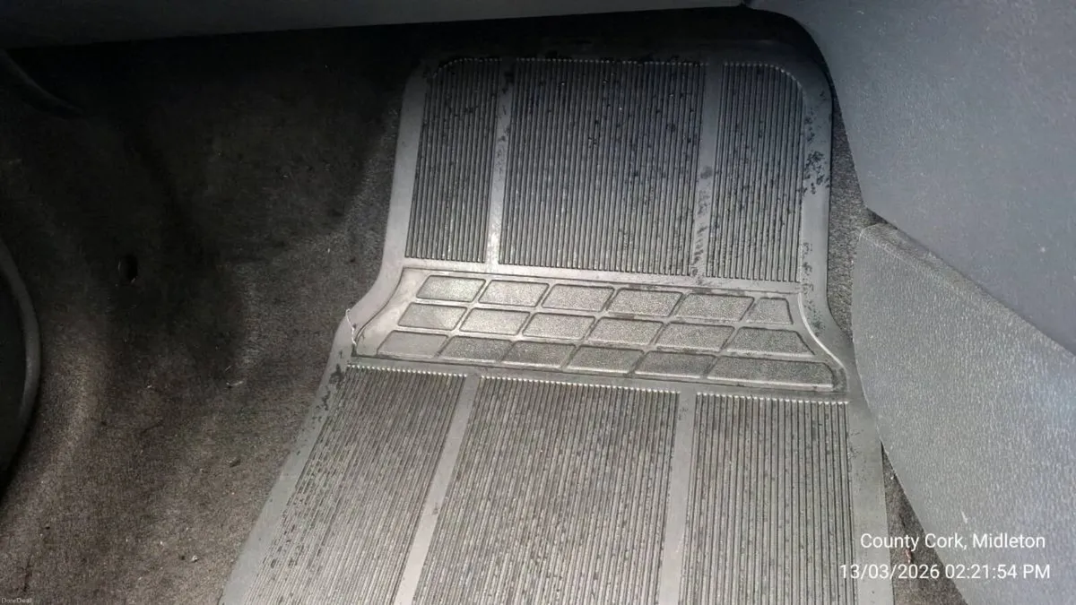 Car - Image 6