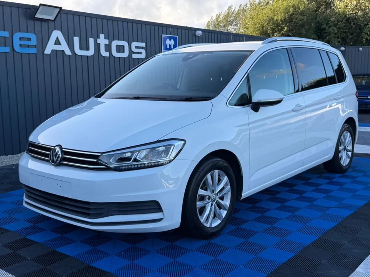 Volkswagen Touran COMFORTLINE - 2.0L DIESEL - AUTO - Image 2