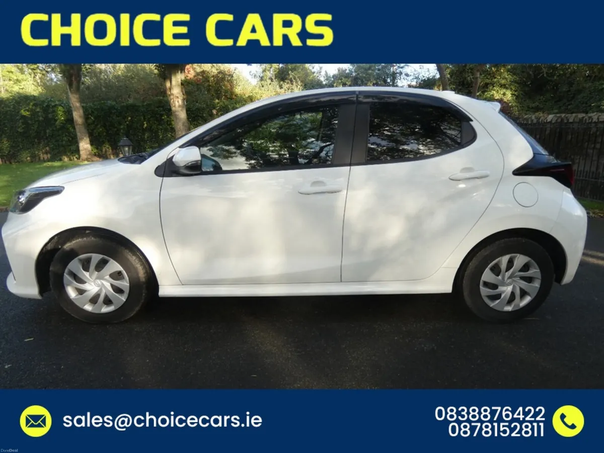 Toyota Yaris 1.5 AUTO HYBRID - Image 3