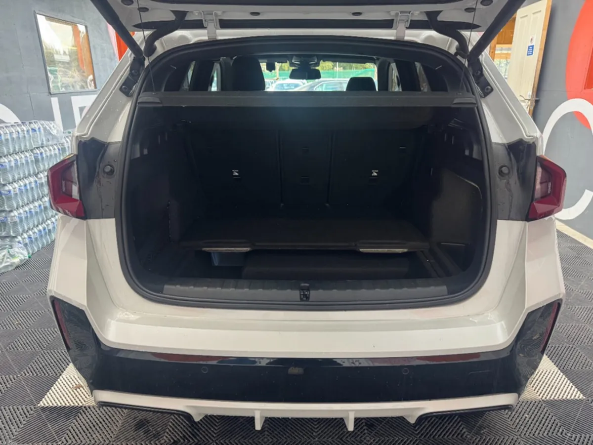 BMW iX1 2023 BMW Ix1 4WD XDRIVE 30 M-SPORT AUTOMAT - Image 6