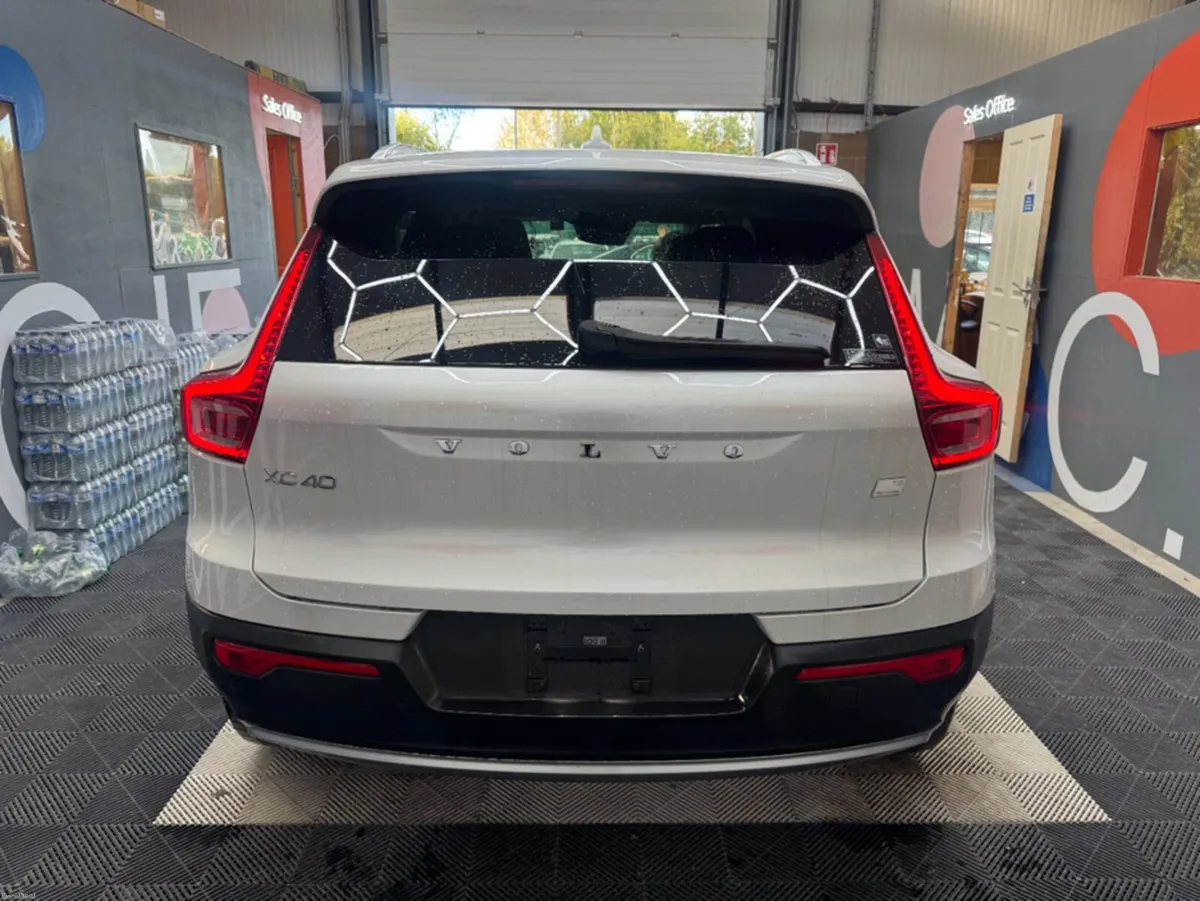 Volvo XC40 2021 VOLVO Xc40 RECHARGE PLUG-IN HYBRID - Image 4