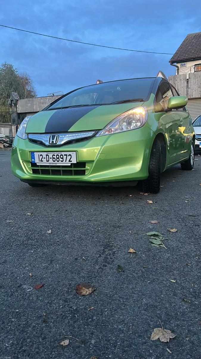 2012 Honda Fit hybrid automatic - Image 2