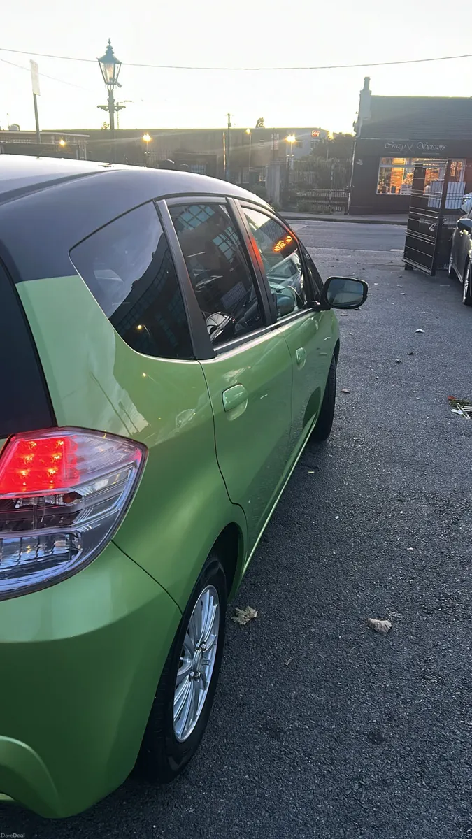 2012 Honda Fit hybrid automatic - Image 3