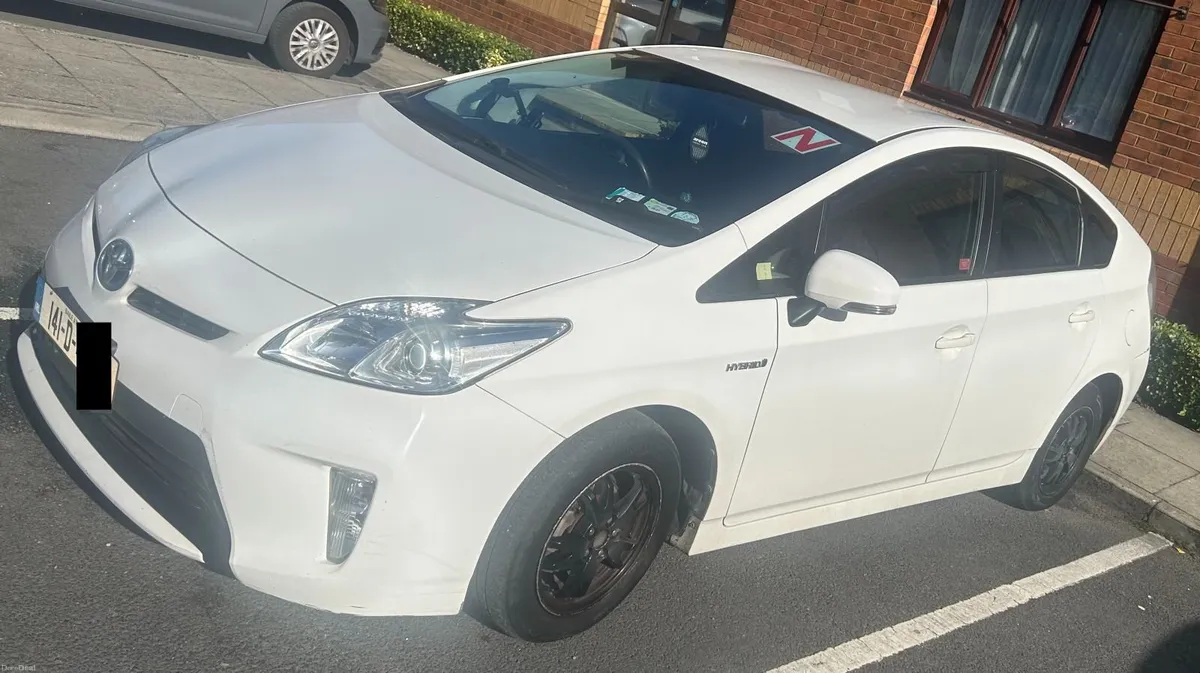 Toyota Prius 2014 - Image 1