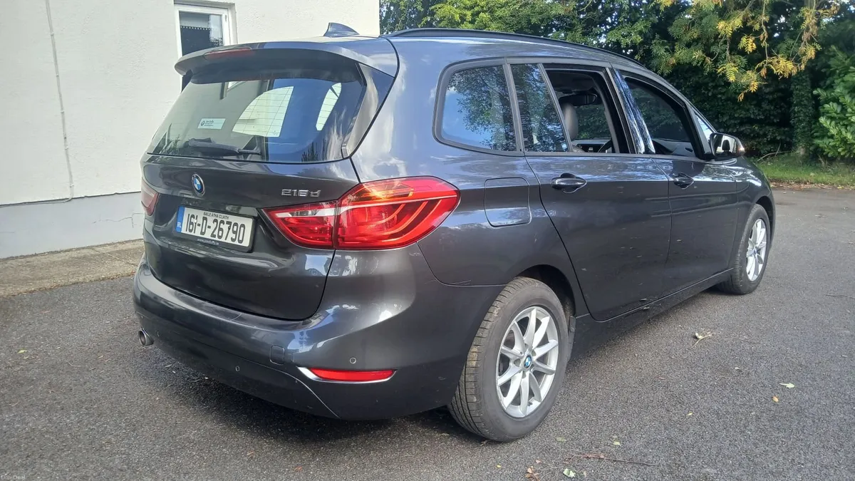 BMW 2-Series Automatic 7 Seater. - Image 6