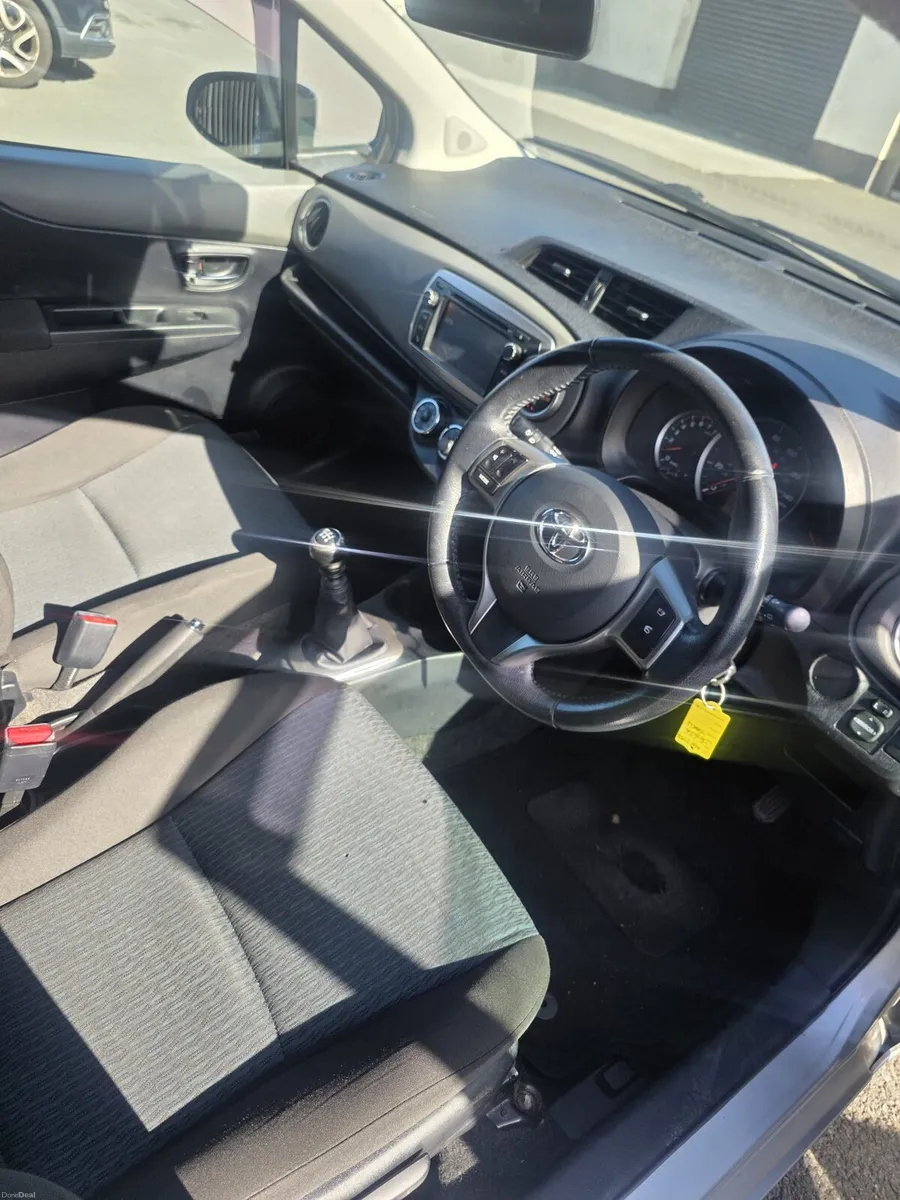 Toyota yaris 2011 nct 01/27 tax 07/27 - Image 3