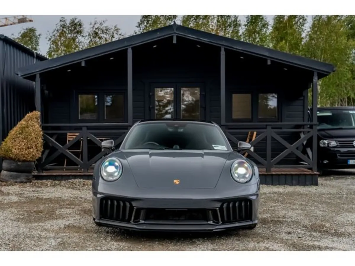 Porsche 911 4 GTS - Image 2