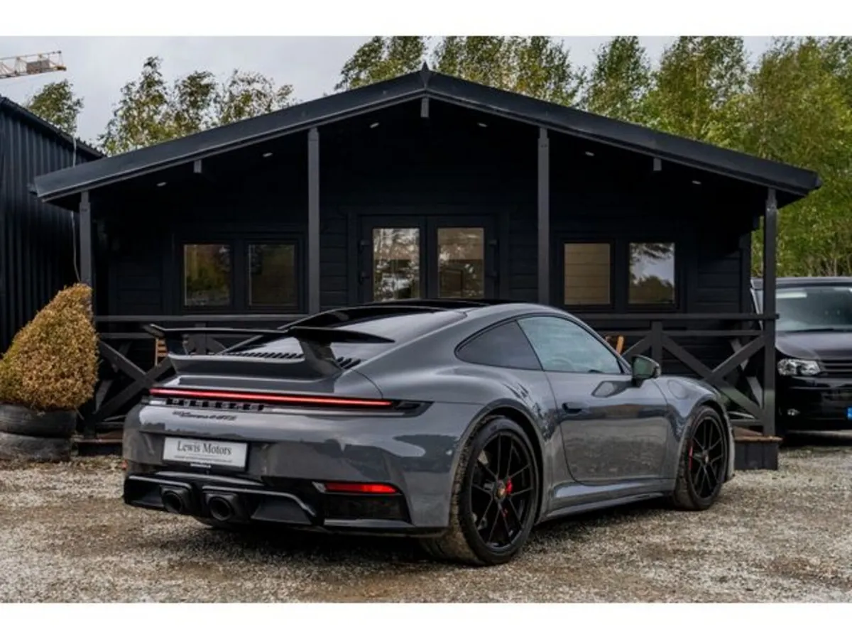 Porsche 911 4 GTS - Image 6