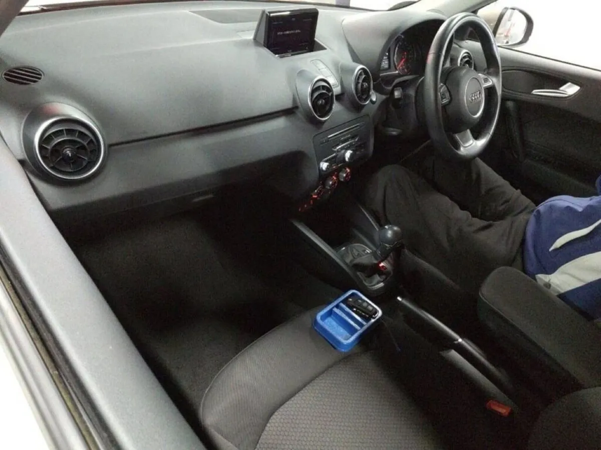 Audi A1 1.0 TFSI AUTOMATIC - MOCHA/BLACK TWO TONE - Image 3