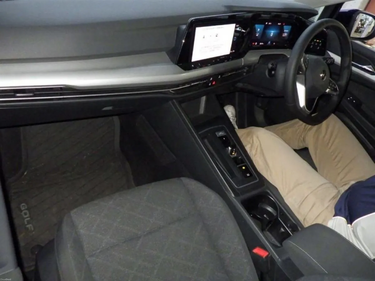 Volkswagen Golf 1.0 ETSI ACTIVE AUTOMATIC - FACTOR - Image 3