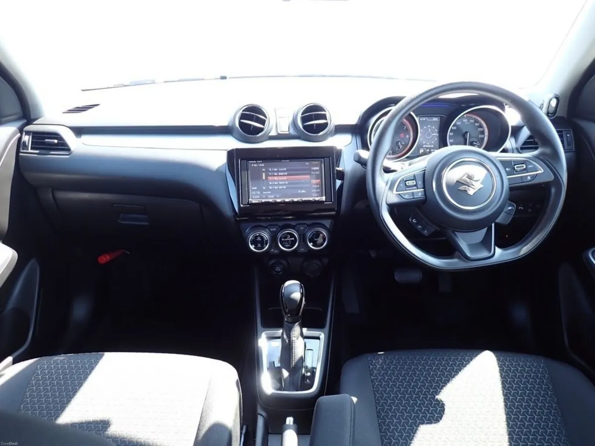 Suzuki Swift 1.2 HYBRID AUTOMATIC MG EDITION - REA - Image 3